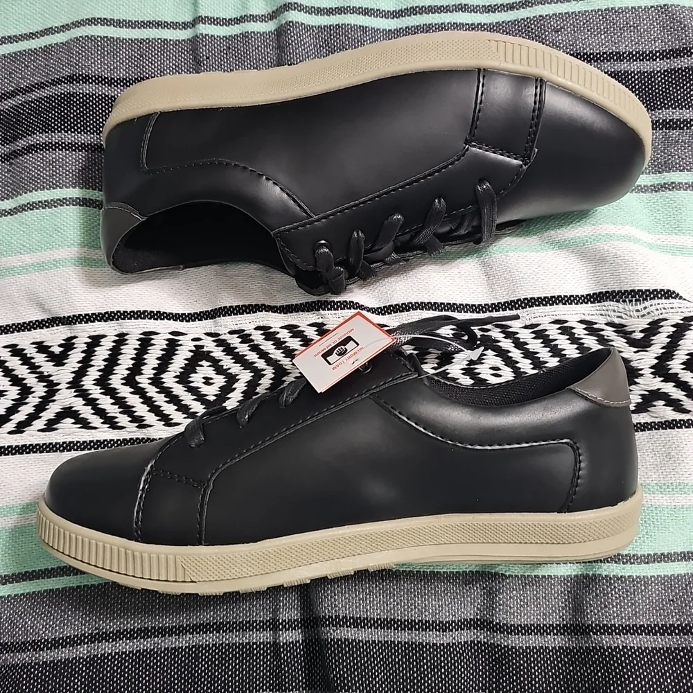 Deer Stags Boy's Joshua Sneaker, Black/Grey, 7M Big Kid NEW In Box‎